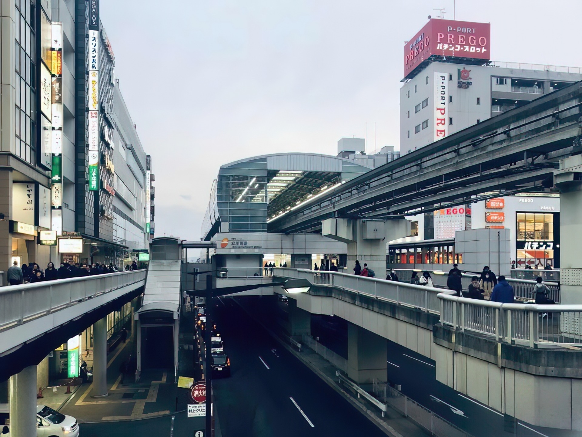 多摩モノレール(立川南駅)