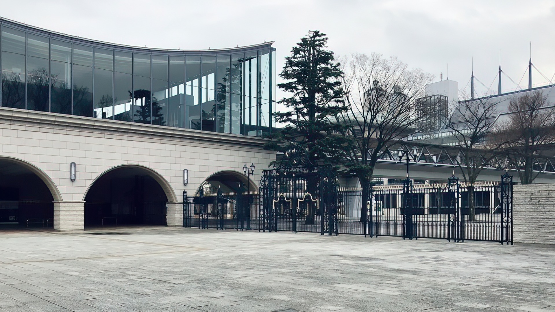 東京競馬場(正門)